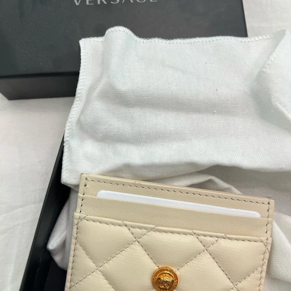 Versace Cream Quilted Leather Card Holder with Gold Medallion - Picture 2 of 3